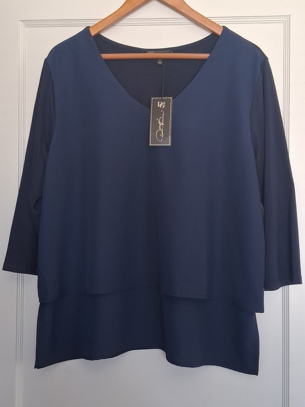 DG2 Navy Button‑Down Blouse – L – Roll‑Tab Sleeves + Lightweight